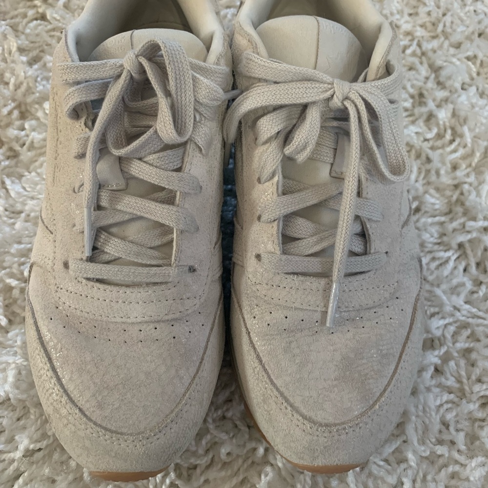 Gently used Women’s Reebok Natural Classic Snake Print, size 7.5